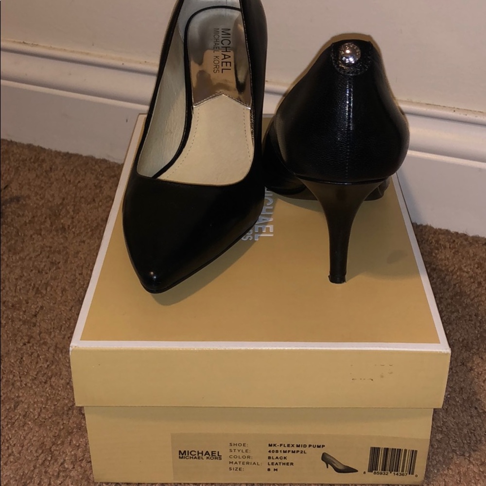 Michael Kors Flex Mid Pump